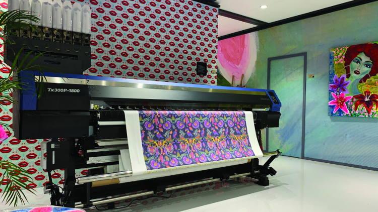 Impressora Mimaki TX300P-1800 em demonstração