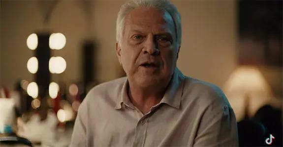 Pedro Bial protagoniza nova campanha do TikTok para refletir momentos da vida
