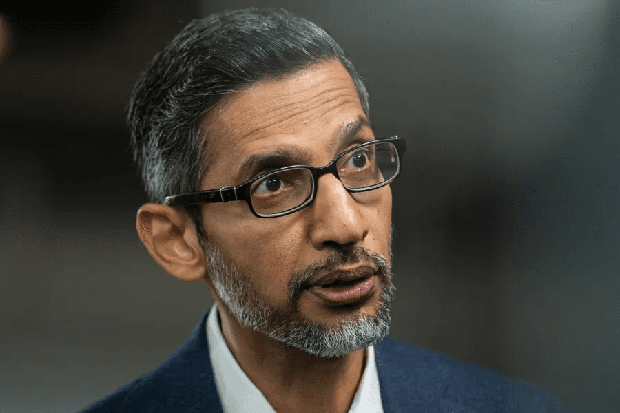 Alphabet enfrenta desafios e mercado avalia impacto da concorrência em IA