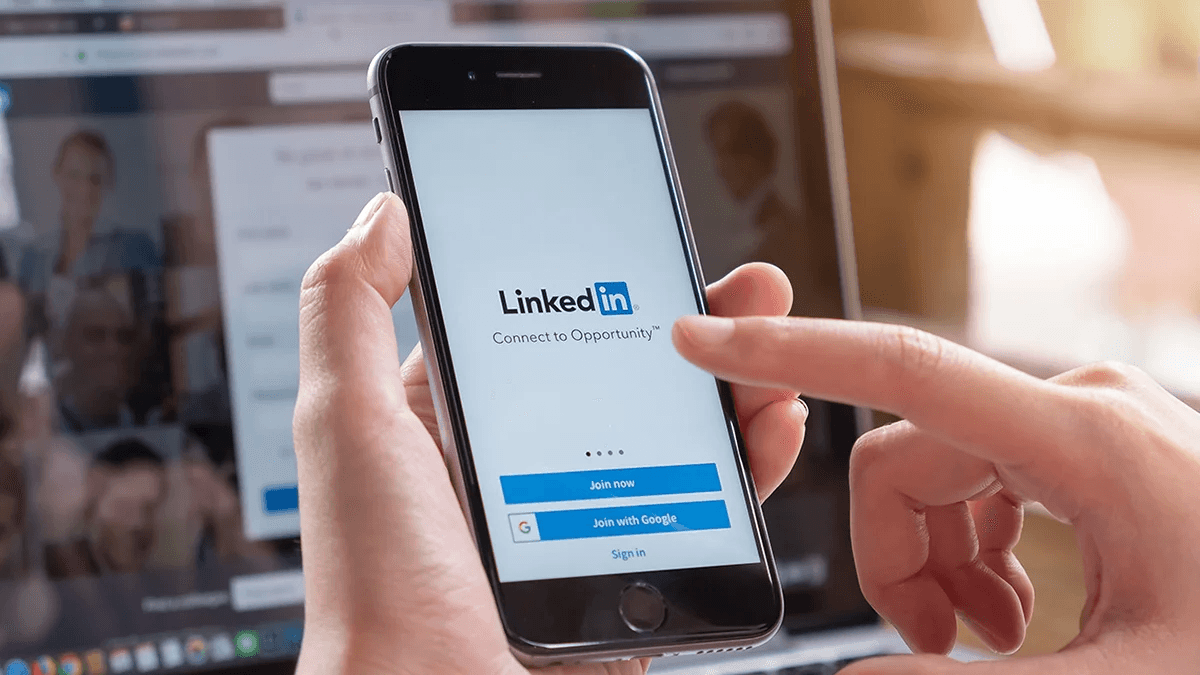 LinkedIn lança agente de IA para otimizar processos de recrutamento