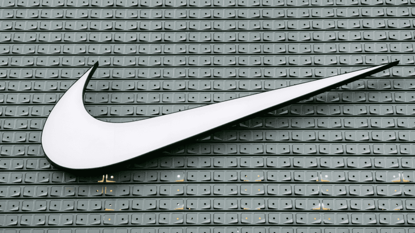 Nike reajusta preços e retoma vendas diretas na Amazon para retomar mercado