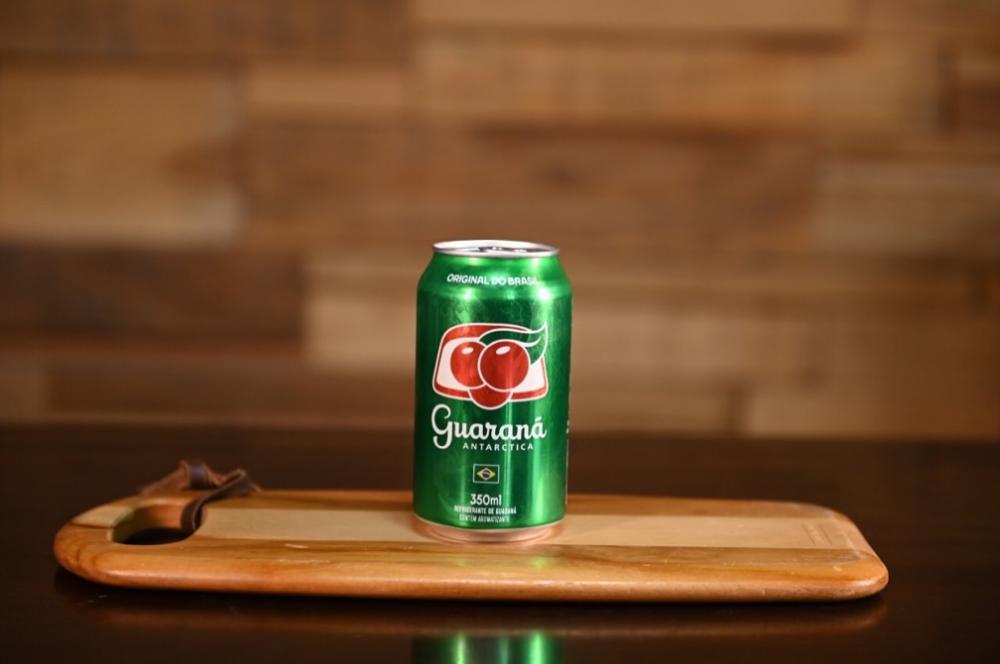 Guaraná Antarctica lança embalagem com identidade visual criada em coparticipação com o público